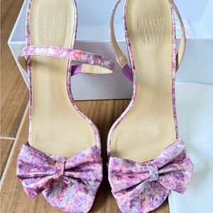 Sandal , size 35 1/2 , like new , Wear only once.